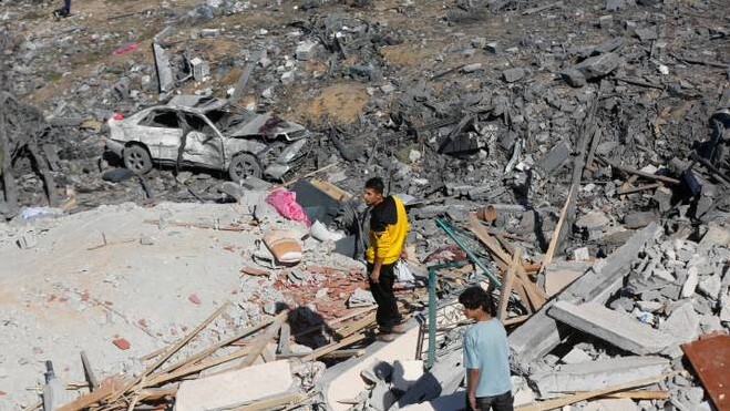 تراژدی زیر آوار ماندهها؛ غزه در پرتگاه شیوع بیماریهای همهگیر تراژدی زیر آوار ماندهها؛ غزه در پرتگاه شیوع بیماریهای همهگیر