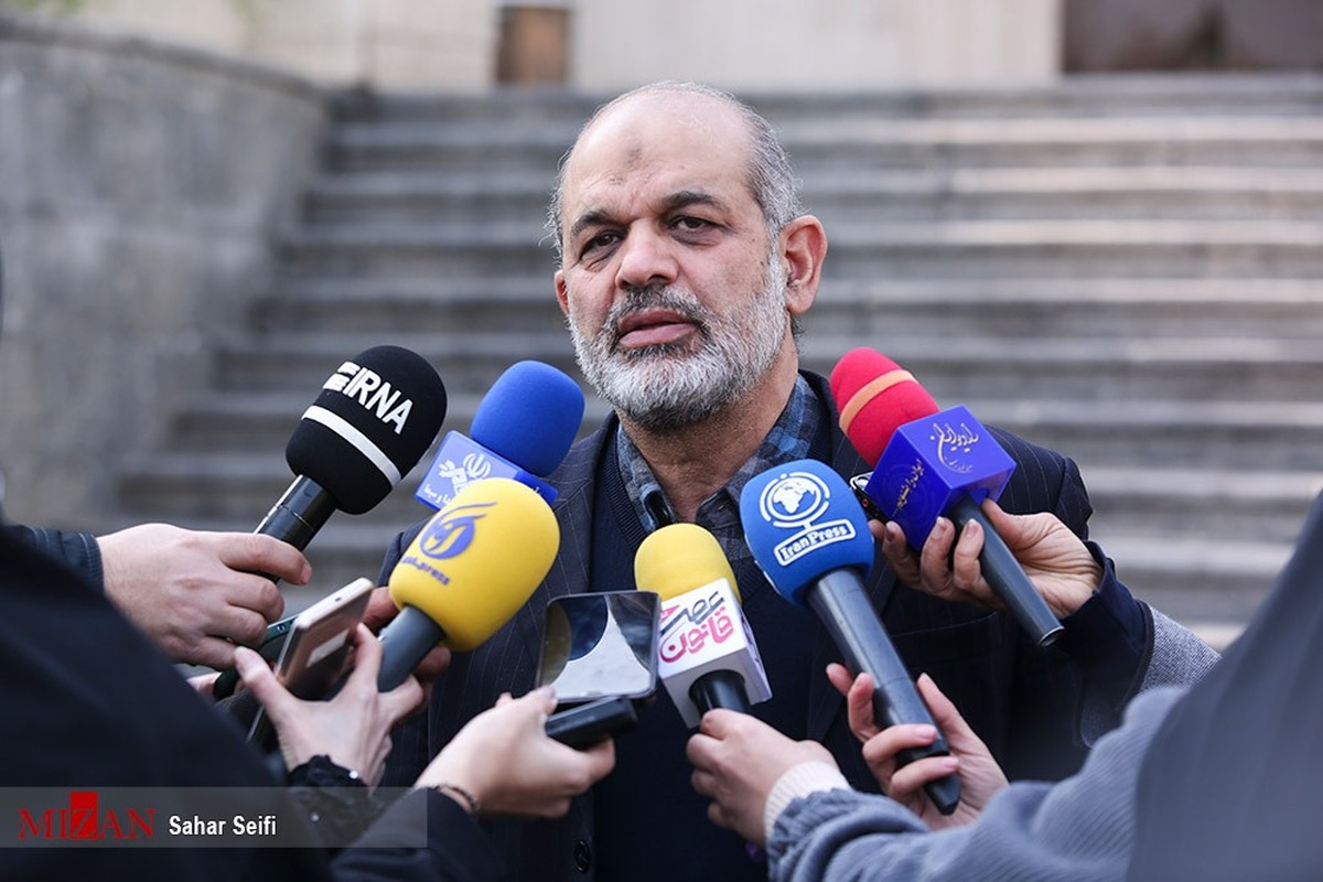 وزیر کشور: امر به معروف در مترو توسط گروه‌های مردمی انجام می‌شود/ امر به معروف نیازی به مجوز ندارد