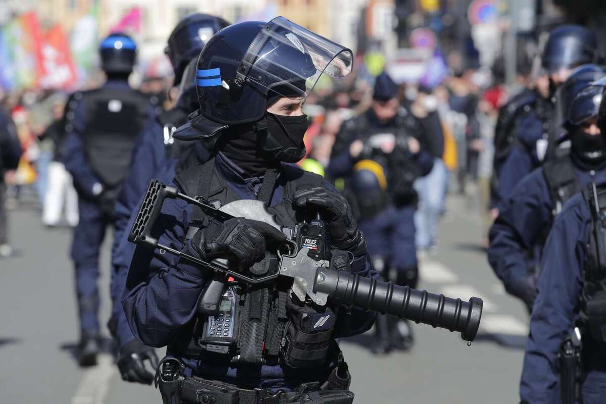 ارجاع پرونده خشونت پلیس فرانسه علیه معترضان به دیوان اروپایی حقوق بشر