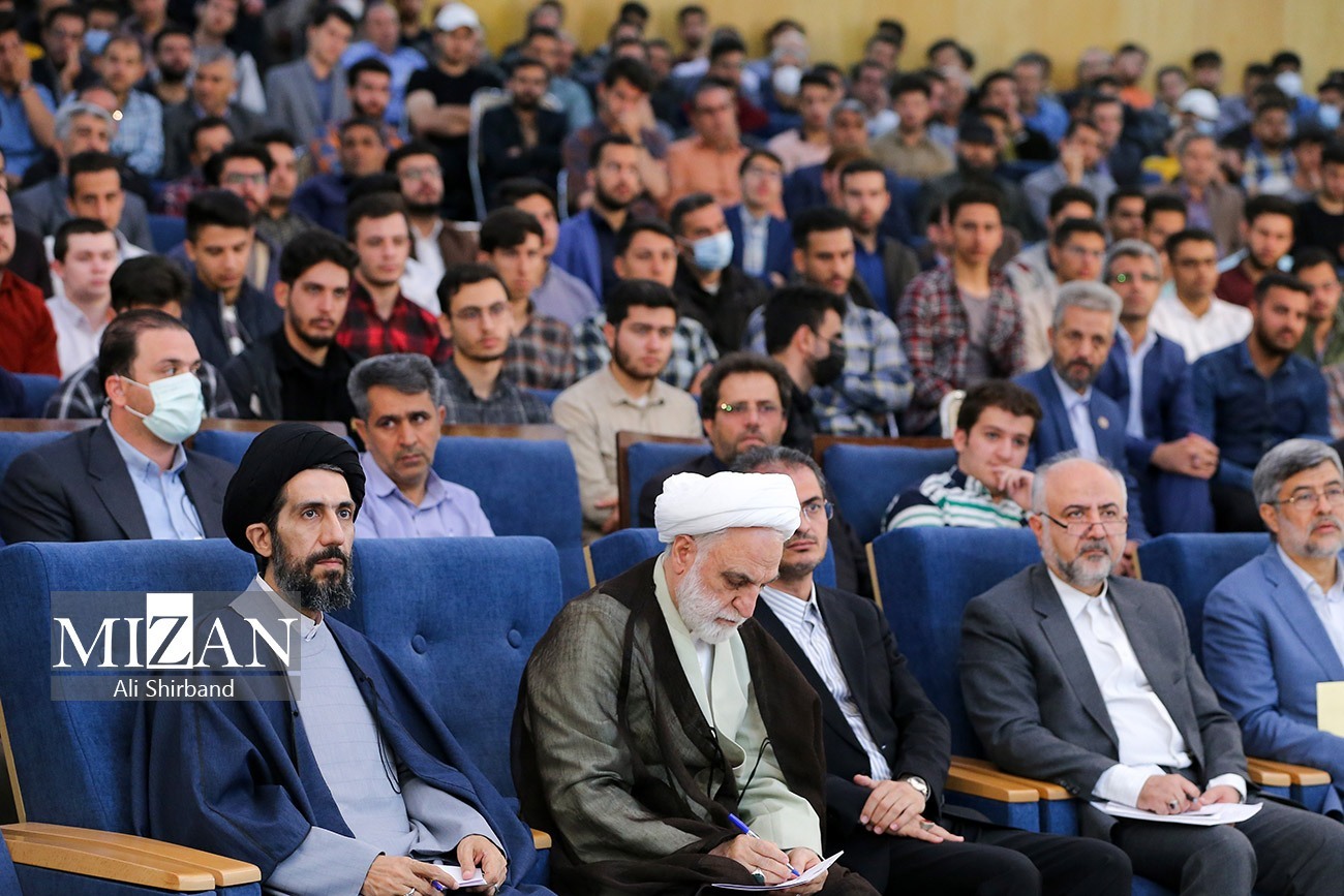 بارگذاری ریل ایران در مسیر توسعه با دانشجویان است/ دانشجویان دیروز؛ شخصیتهای طراز اول و نخبگان امروز بارگذاری ریل ایران در مسیر توسعه با دانشجویان است/ دانشجویان دیروز؛ شخصیتهای طراز اول و نخبگان امروز