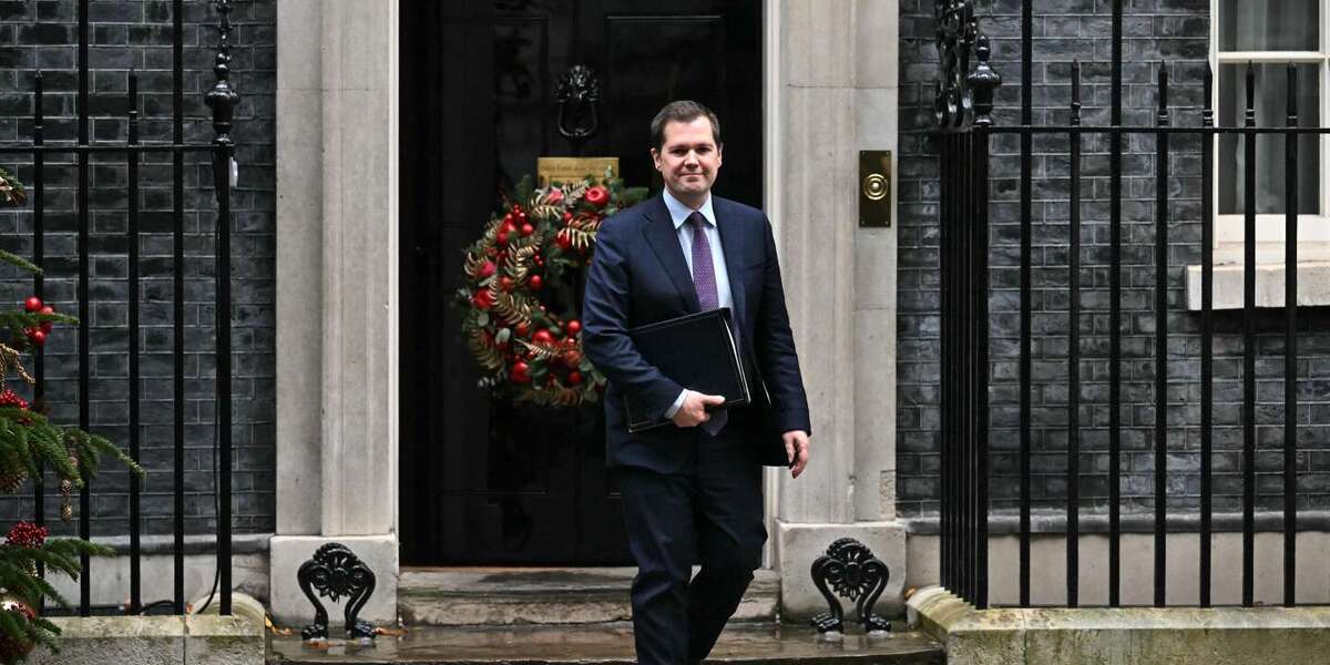 وزیر مهاجرت انگلیس استعفا کرد
