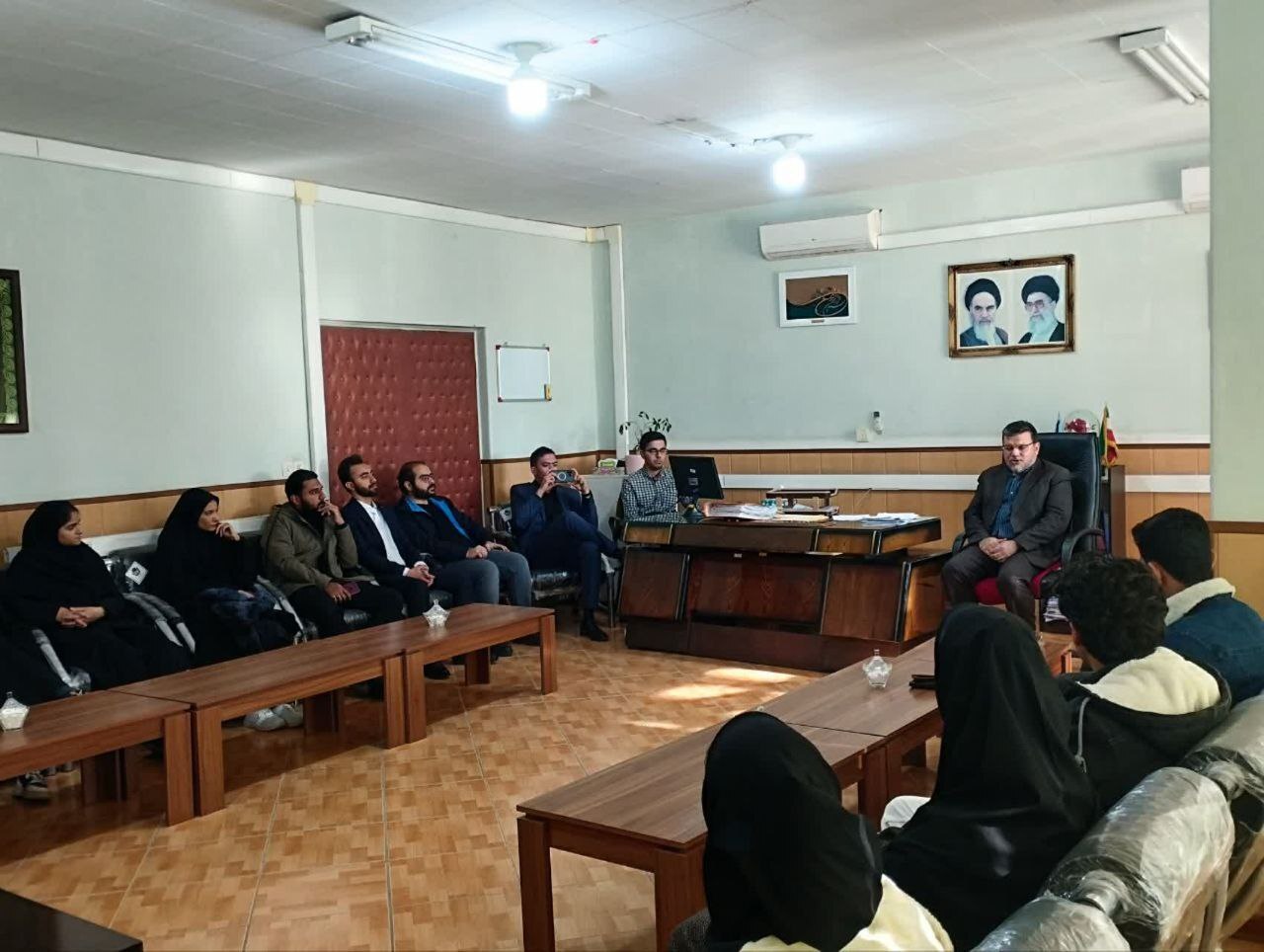 گردش علمی - آموزشی دانشجویی همزمان با روز دانشجو در دادگستری کرمان برگزار شد