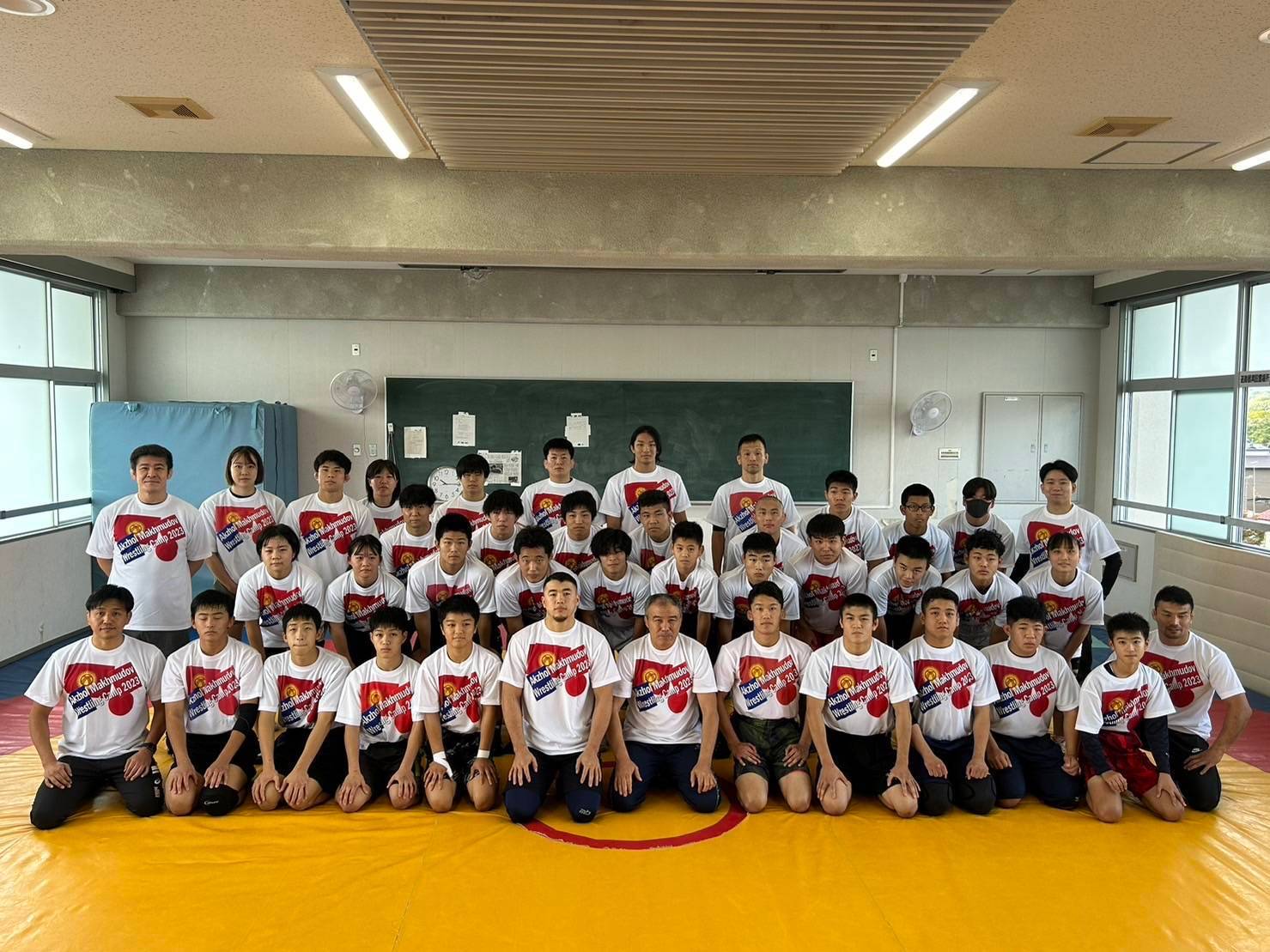 اقدام ارزشمند قهرمان جهان در آموزش به کشتی‌گیران روستایی