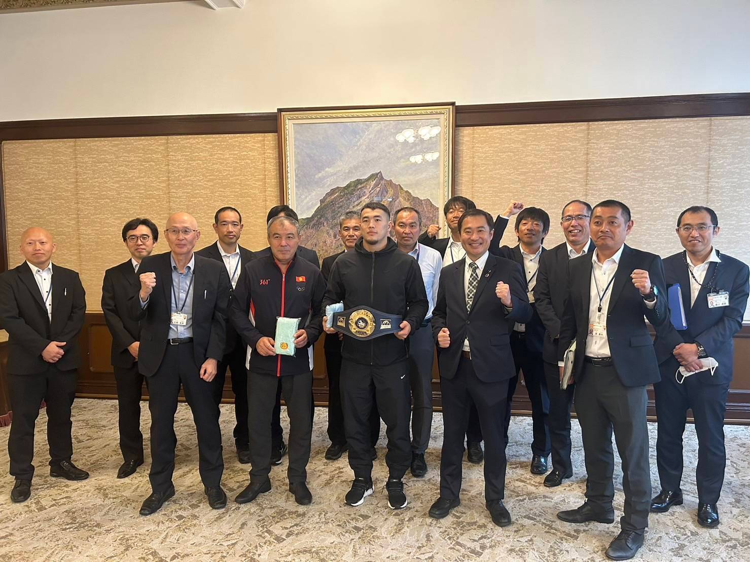 اقدام ارزشمند قهرمان جهان در آموزش به کشتی‌گیران روستایی