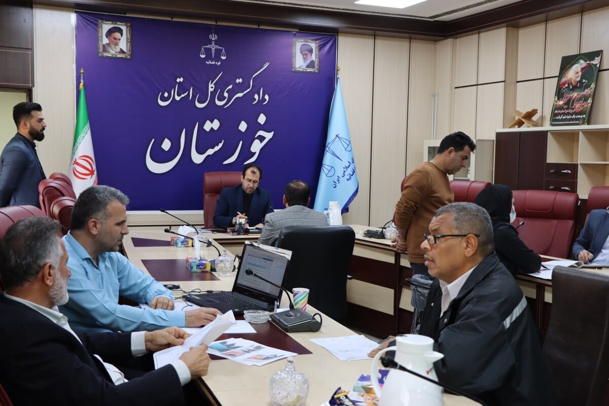 مسئولان دادگستری خوزستان به درخواستهای حقوقی و قضایی ۸۰ نفر از مراجعان رسیدگی کردند مسئولان دادگستری خوزستان به درخواستهای حقوقی و قضایی ۸۰ نفر از مراجعان رسیدگی کردند