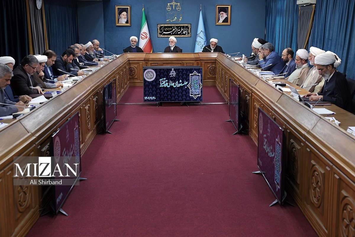 حجت‌الاسلام والمسلمین محسنی اژه‌ای: نظام اسلامی ما در همه زمان‌ها مصمم به مبارزه با فساد بوده و این جزو افتخارات است/ در برخورد با فساد از فشار بیرونی تاثیر نمی‌پذیریم