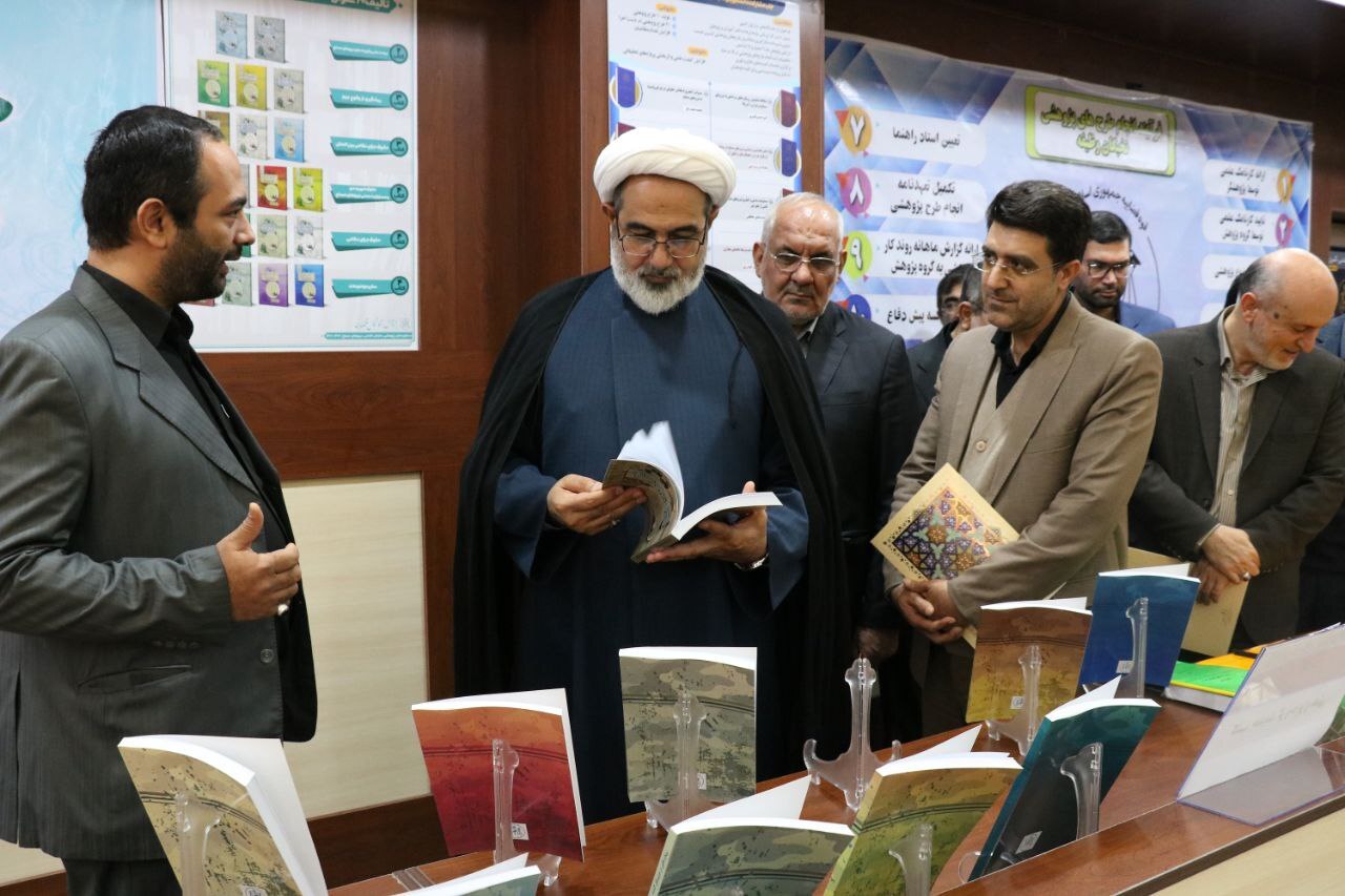 مراسم تجلیل از پژوهشگران برتر سازمان قضایی نیروهای مسلح برگزار شد/ افتتاح نمایشگاه دستاوردها و فعالیتهای پژوهشی سازمان مراسم تجلیل از پژوهشگران برتر سازمان قضایی نیروهای مسلح برگزار شد/ افتتاح نمایشگاه دستاوردها و فعالیتهای پژوهشی سازمان