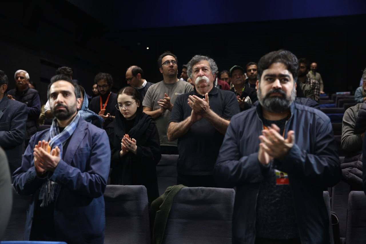 آیین «دیداری دوباره با مرتضی پورصمدی» برگزار شد/ مرتضی پورصمدی به عکسها زندگی میپاشید آیین «دیداری دوباره با مرتضی پورصمدی» برگزار شد/ مرتضی پورصمدی به عکسها زندگی میپاشید
