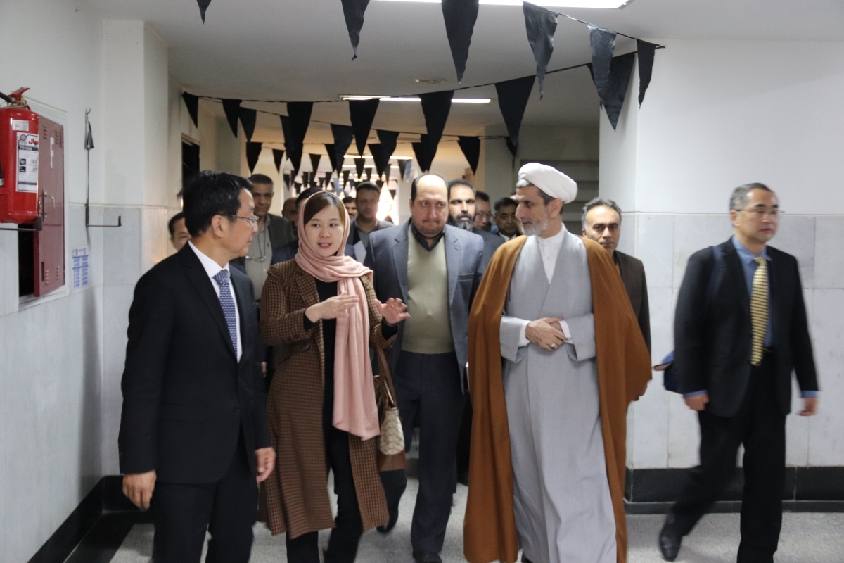 رئیس کل دادگستری اصفهان: همکاریهای قضایی و حقوقی بین ایران و چین در ارتقای نظام حقوقی و قضایی دو کشور موثر است رئیس کل دادگستری اصفهان: همکاریهای قضایی و حقوقی بین ایران و چین در ارتقای نظام حقوقی و قضایی دو کشور موثر است