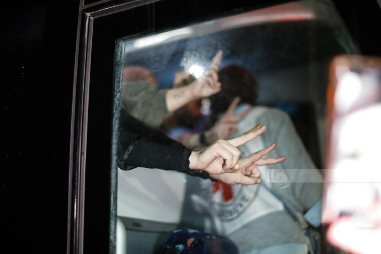 گروه دیگری از زندانی‌ها در دومین روز آتش‌بس موقت تبادل می‌شوند/ افزایش شمار شهدا به بیش از ۲۰ هزار نفر