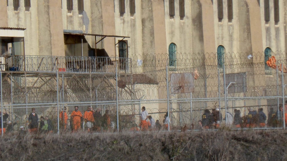 مرگ زندانیان در زندان‌های لس‌آنجلس و جکسون‌ویل آمریکا