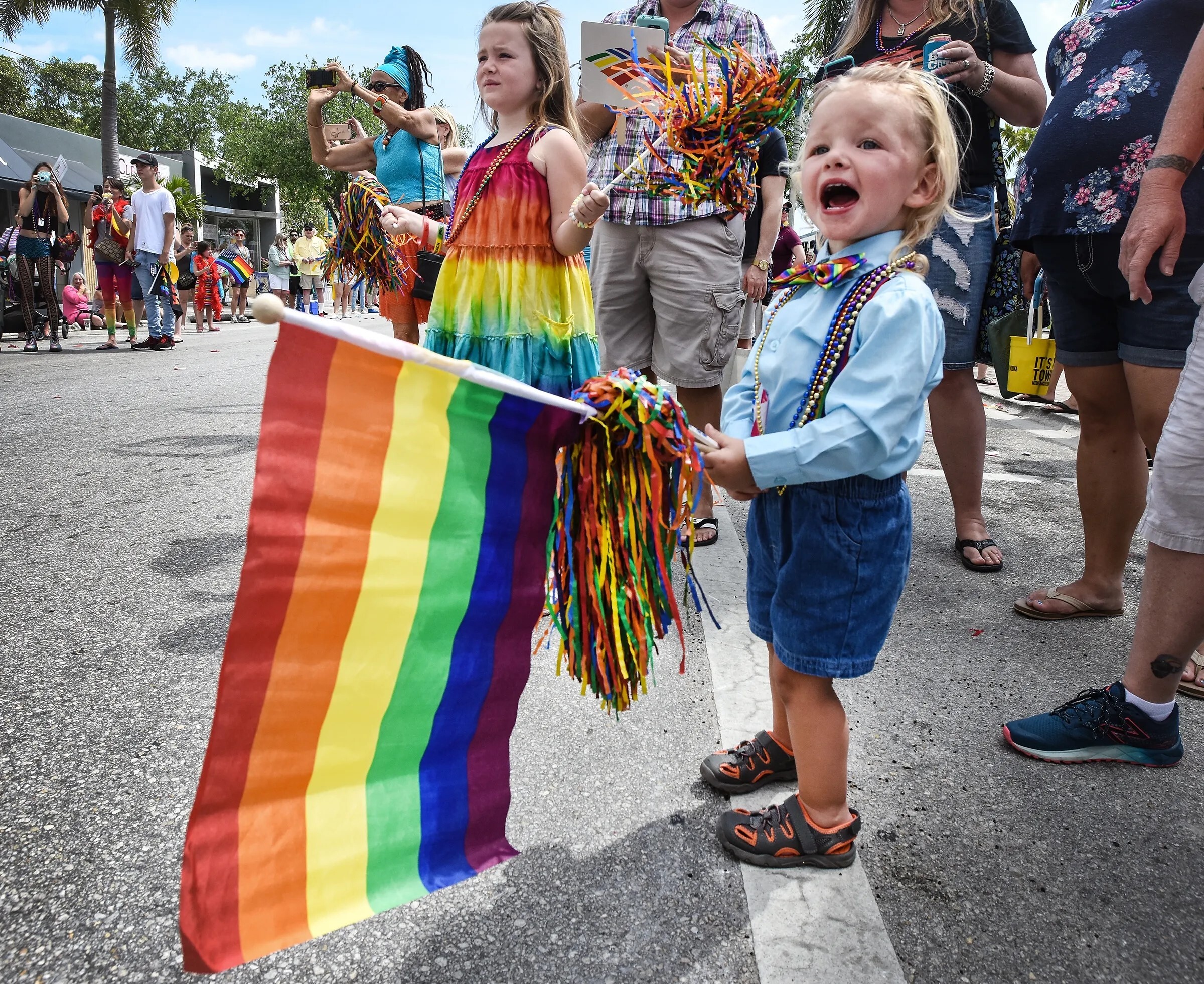 تغییر جنسیت کودکان در بیمارستان‌های آمریکایی / معلم‌های بدون جنسیت در مدارس ابتدایی/ معلمانی که آشکار به کودکان درباره انحرافات جنسی آموزش می دهند/ تخصیص بودجه ترویج انحرافات جنسی توسط اتحادیه اروپا