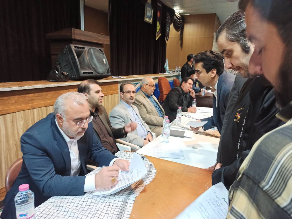 مسئولان قضایی دادگستری استان فارس به درخواست حقوقی ۳۱۰ نفر از بسیجیان و ایثارگران رسیدگی کردند مسئولان قضایی دادگستری استان فارس به درخواست حقوقی ۳۱۰ نفر از بسیجیان و ایثارگران رسیدگی کردند