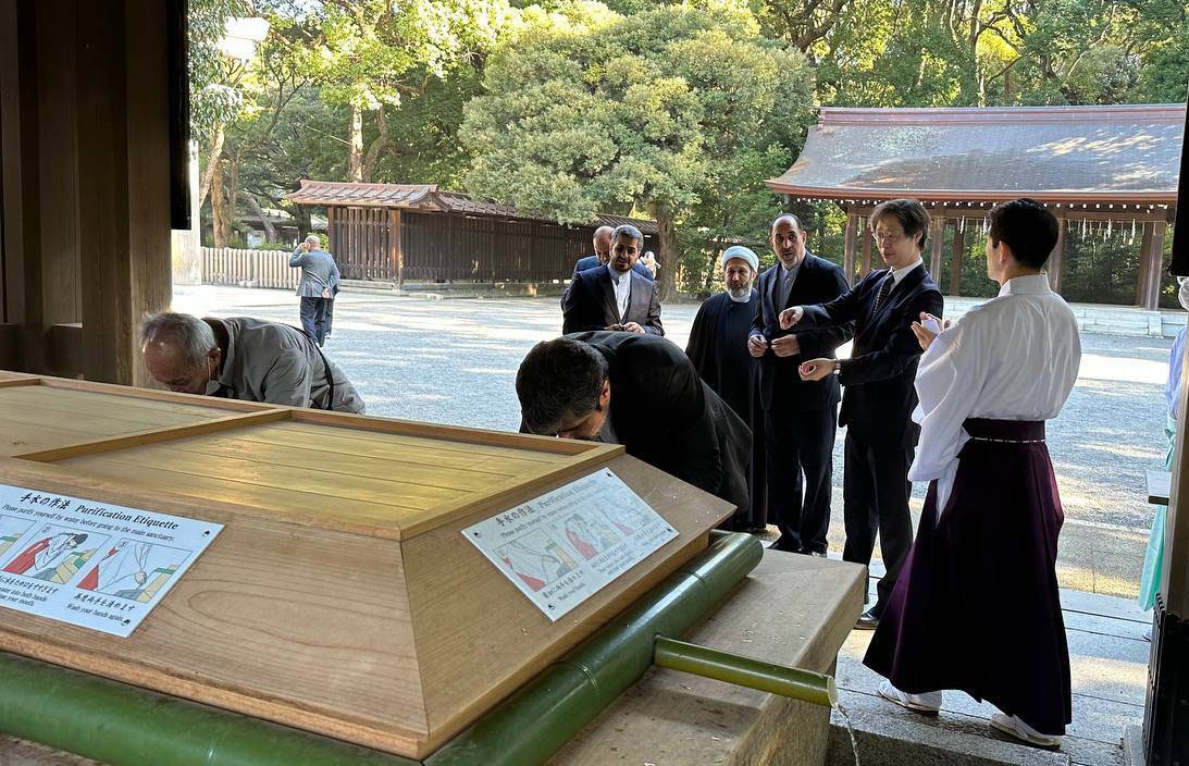 تأکید بر ضرورت تأسیس «انجمن علمی گفتگو‌های دینی ایران و ژاپن»