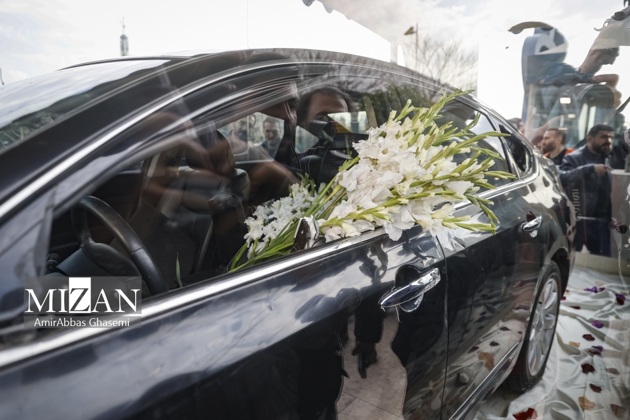 مراسم رونمایی از خودروی شهید «فخریزاده» برگزار شد مراسم رونمایی از خودروی شهید «فخریزاده» برگزار شد