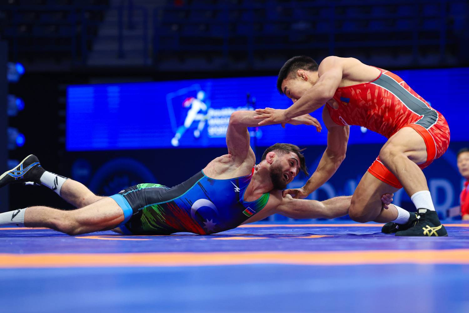 سعدالله‌یف نامدار و جمعی از کشتی‌گیران مدعی به دنبال سهمیه المپیک در باکو