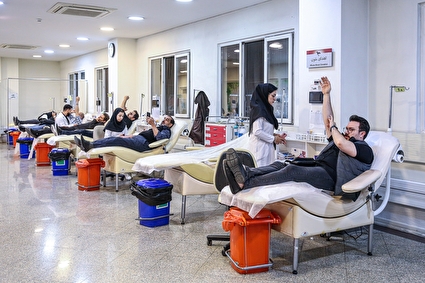 اهدای خون در شب بیست و سوم ماه رمضان‎