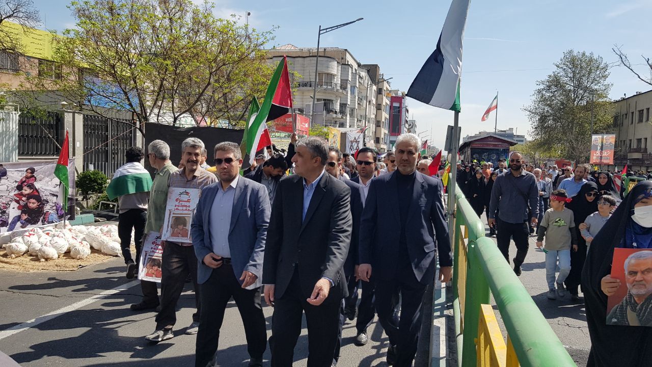 حضور رئیس سازمان انرژی اتمی در راهپیمایی روز جهانی قدس