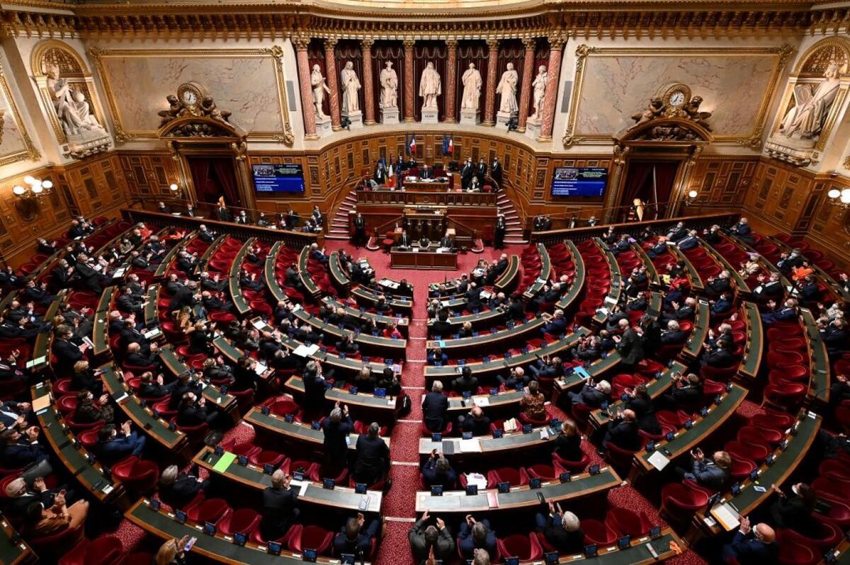 درخواست قانونگذاران فرانسوی از مکرون برای توقف ارسال سلاح به رژیم صهیونیستی