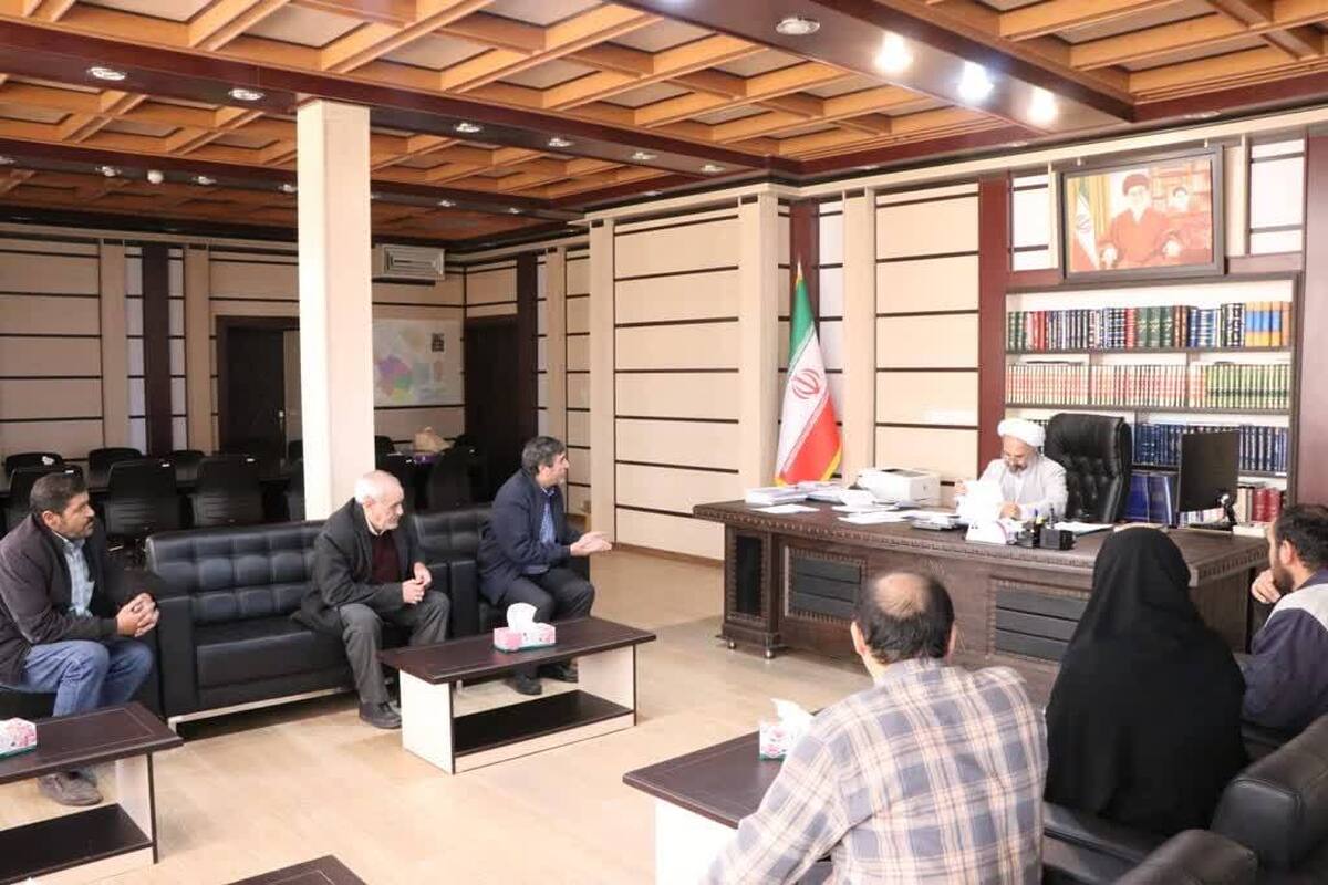 رئیس کل دادگستری زنجان با ۵۷ نفر از مراجعین در ملاقات مردمی دیدار کرد