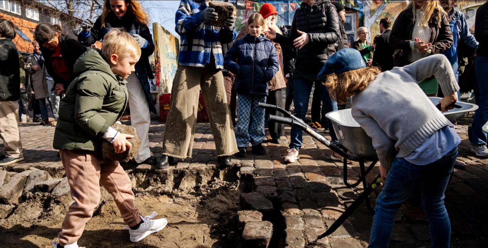 جولان باندهای جنایتکار در محله دکههای فروش حشیش دانمارک جولان باندهای جنایتکار در محله دکههای فروش حشیش دانمارک