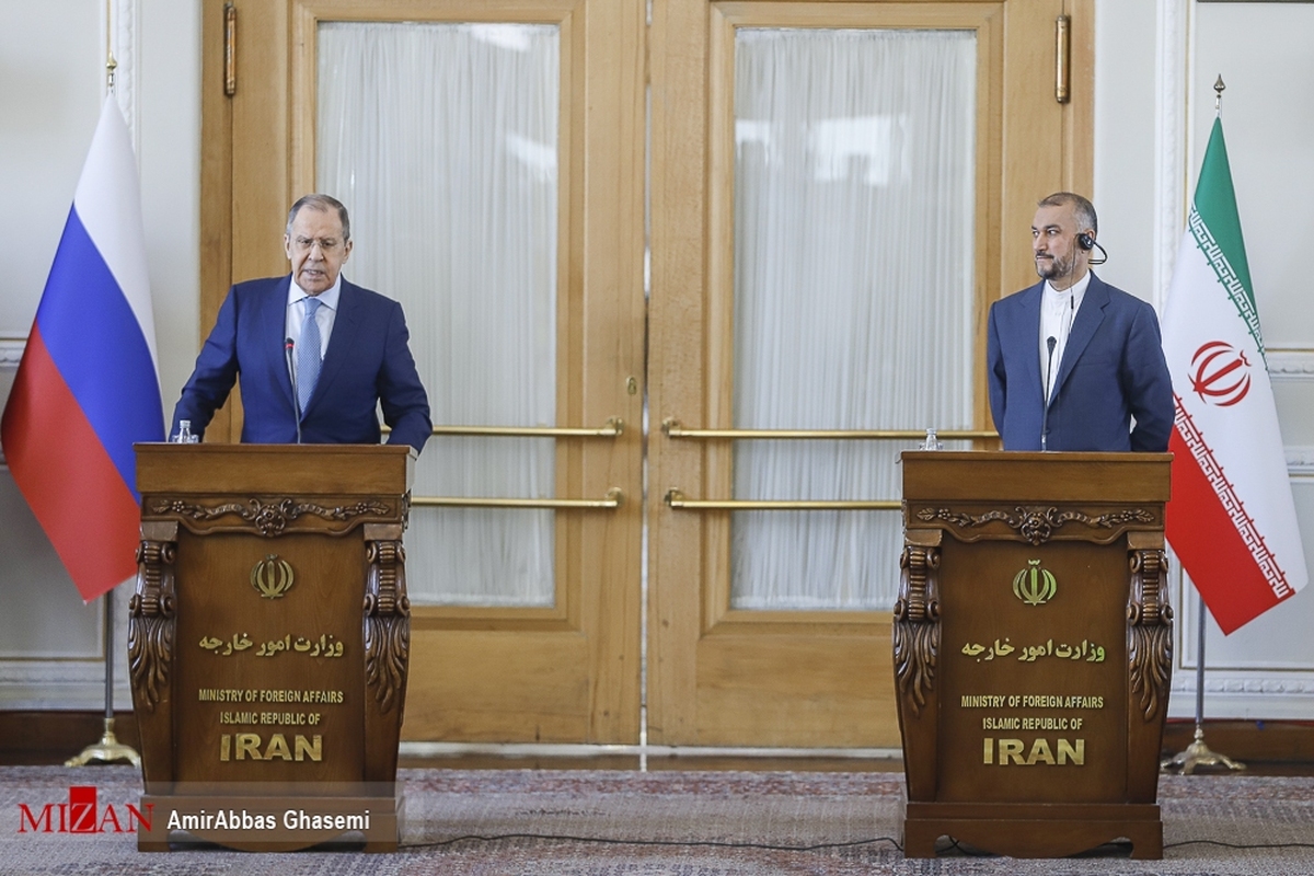 رایزنی تلفنی وزیران امور خارجه ایران و روسیه؛ لاوروف: اقدام ایران بر مبنای پاسخ مسئولانه بود
