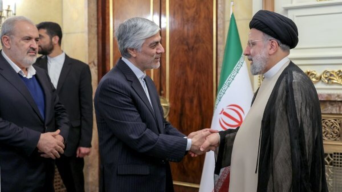 دیدار عیدانه مدیران و کارگزاران کشوری و لشکری با رئیس جمهور دیدار عیدانه مدیران و کارگزاران کشوری و لشکری با رئیس جمهور