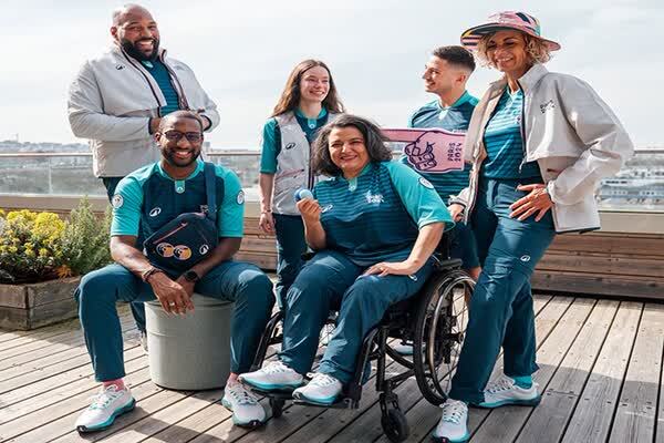 رونمایی ​از لباس داوطلبان بازی‌های المپیک و پارالمپیک پاریس ۲۰۲۴ + تصویر