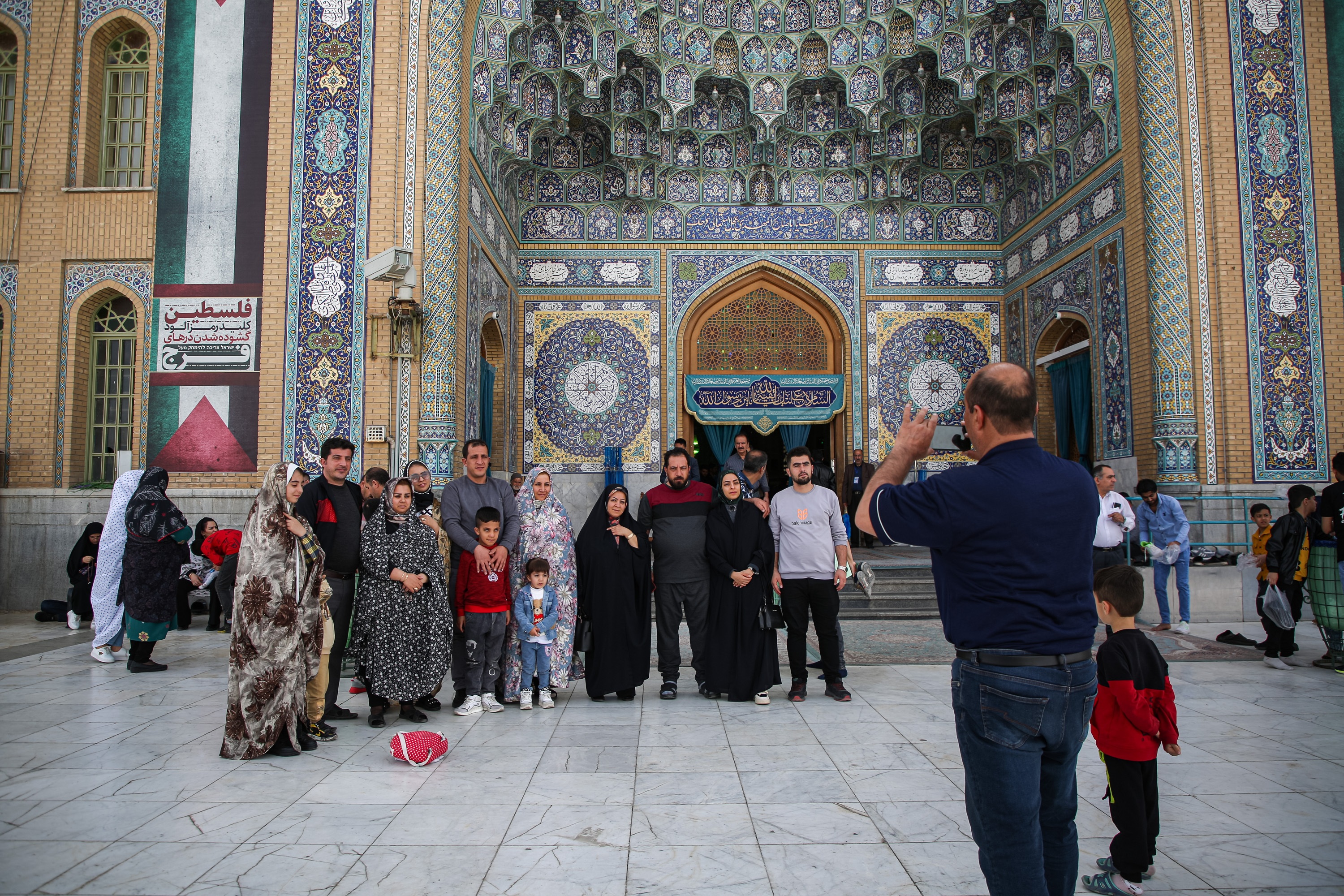 حال و هوای نوروزی زائران در مسجد مقدس جمکران حال و هوای نوروزی زائران در مسجد مقدس جمکران