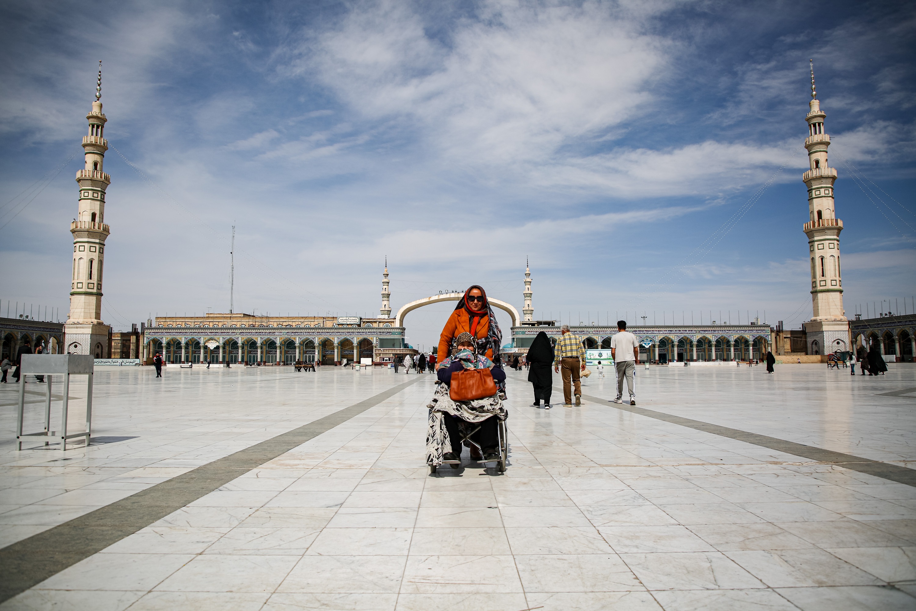 حال و هوای نوروزی زائران در مسجد مقدس جمکران حال و هوای نوروزی زائران در مسجد مقدس جمکران
