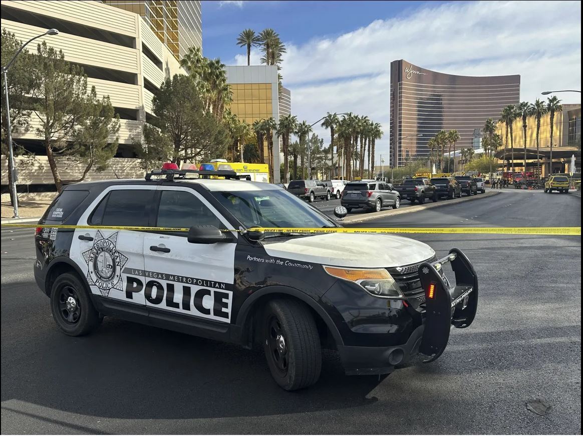 انفجار در مقابل هتل ترامپ در لاس‌وگاس؛ پلیس از احتمال تروریستی بودن حادثه خبر می‌دهد