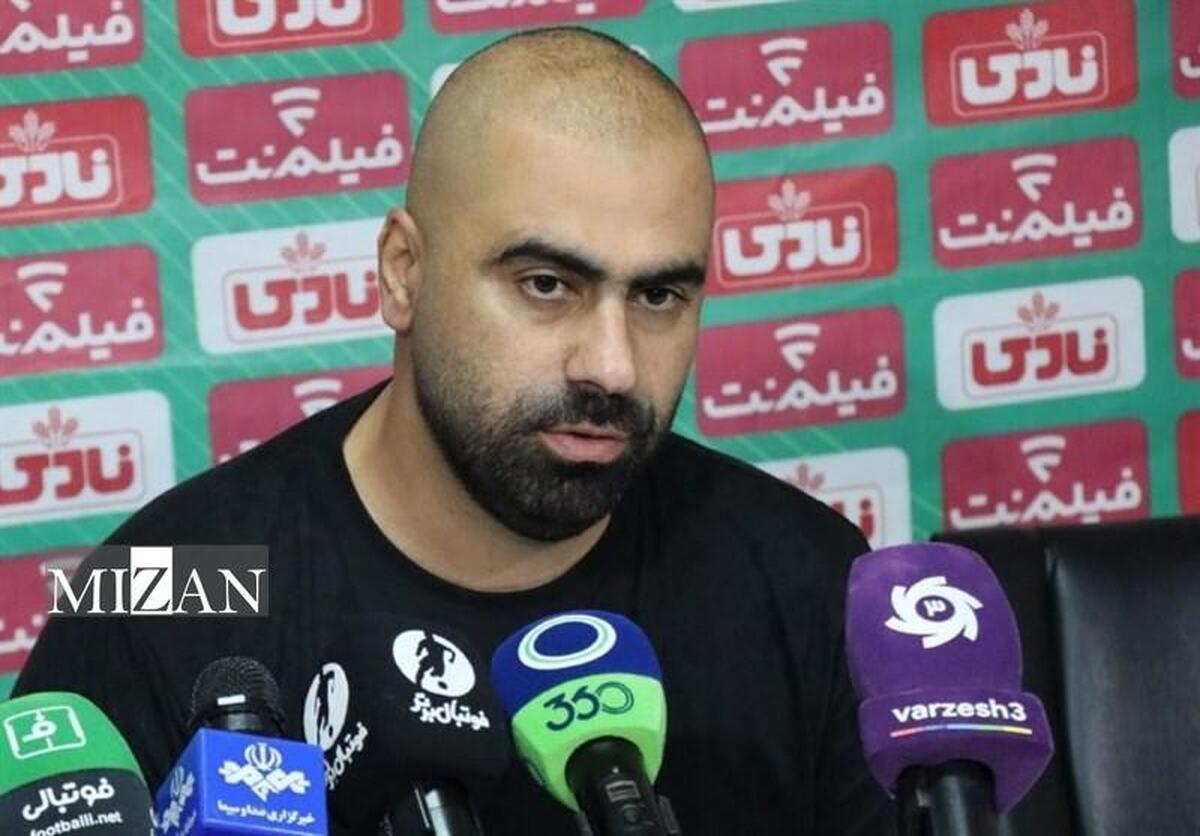 زارع: یکسری تیم‌ها از داوری خیالشان راحت است/ چه گناهی کرده‌ایم که در بازی‌های ما VAR نیست!