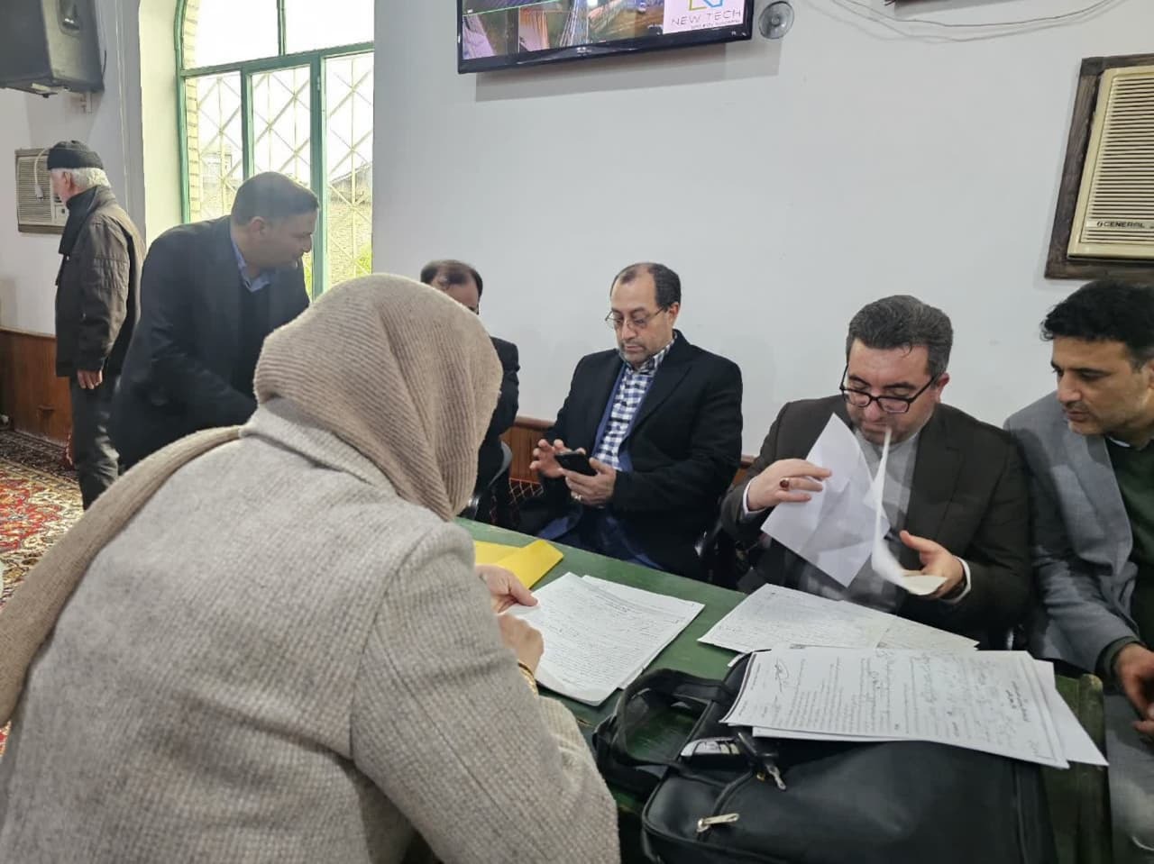 رئیس سازمان ثبت از کارخانه چوکا بازدید کرد/