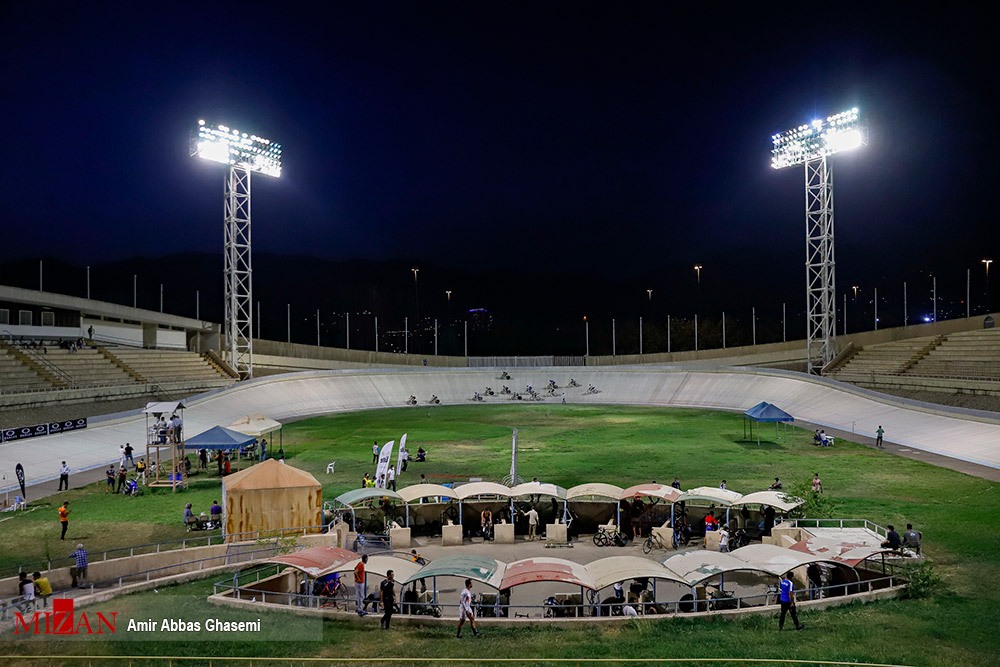 ضیافت عجیب ناهار و آبگوشت در پیست دوچرخه‌سواری آزادی! + عکس