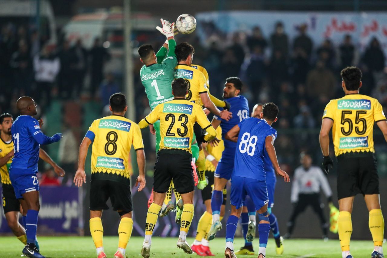 استقلال در گرداب تغییرات مدیریتی/ آبی‌پوشان رنگ آرامش را می‌بینند؟