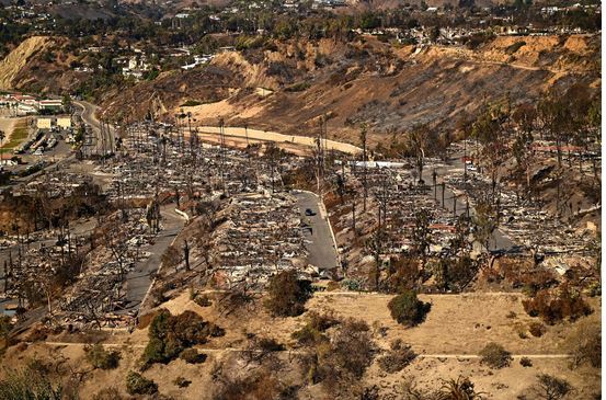 افزایش خسارت آتشسوزی لسآنجلس به ۲۷۵ میلیارد دلار افزایش خسارت آتشسوزی لسآنجلس به ۲۷۵ میلیارد دلار