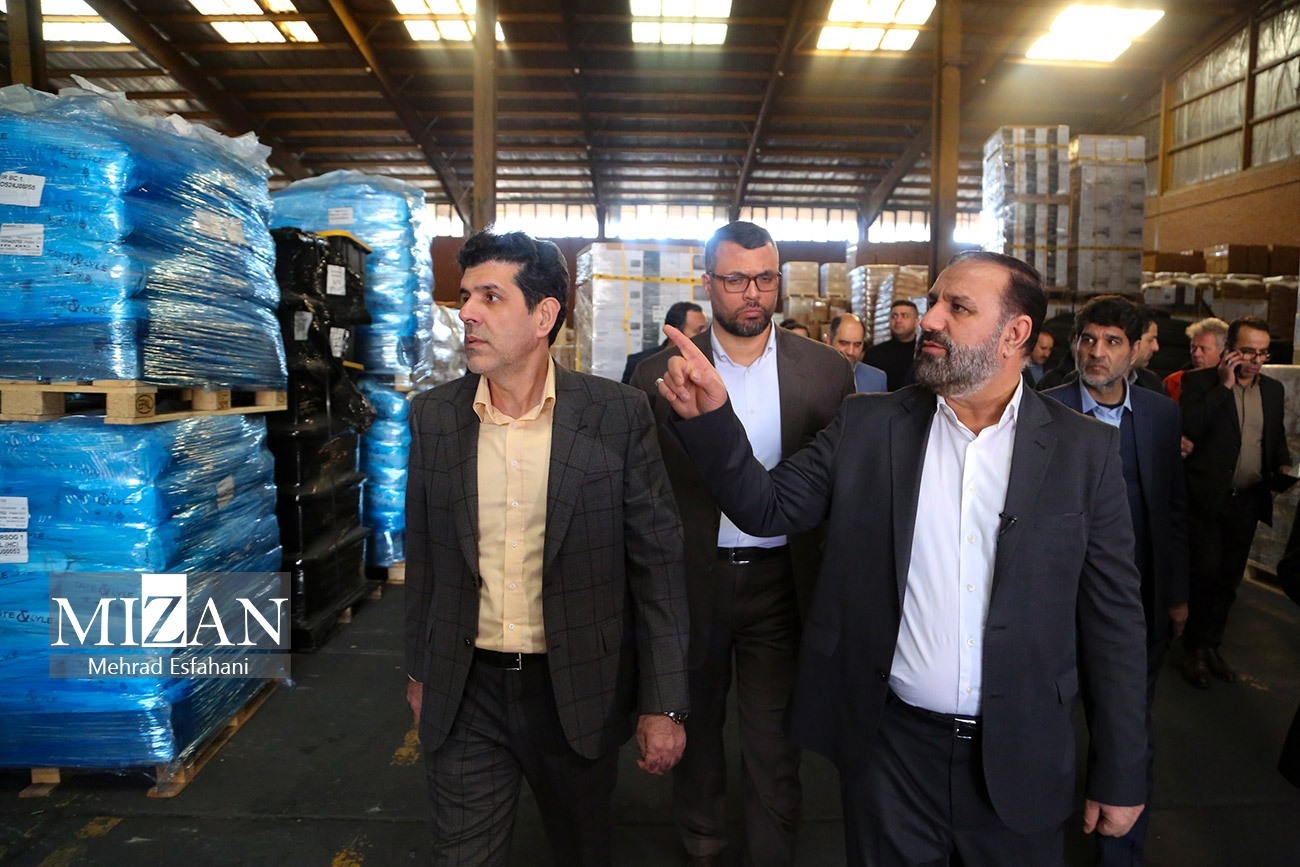 دادستان تهران از گمرک تهران و سازمان جمع آوری و فروش اموال تملیکی تهران بازدید کرد/تعیین تکلیف ۲۱ هزار ردیف کالایی به ارزش ۱۳۴ هزار میلیارد ریال در ۹ ماهه سال جاری با پیگیری دادستانی / ترخیص هزار و ۱۵۶ کیلوگرم پانسمان تخصصی بیماران پروانه‌ای / فروش ۱۳۵۰۰ تن از محموله‌های چای دبش با پیگیری دادستانی تهران/ ۳ هزار و ۷۰۰ کشنده از گمرک تهران ترخیص شدند