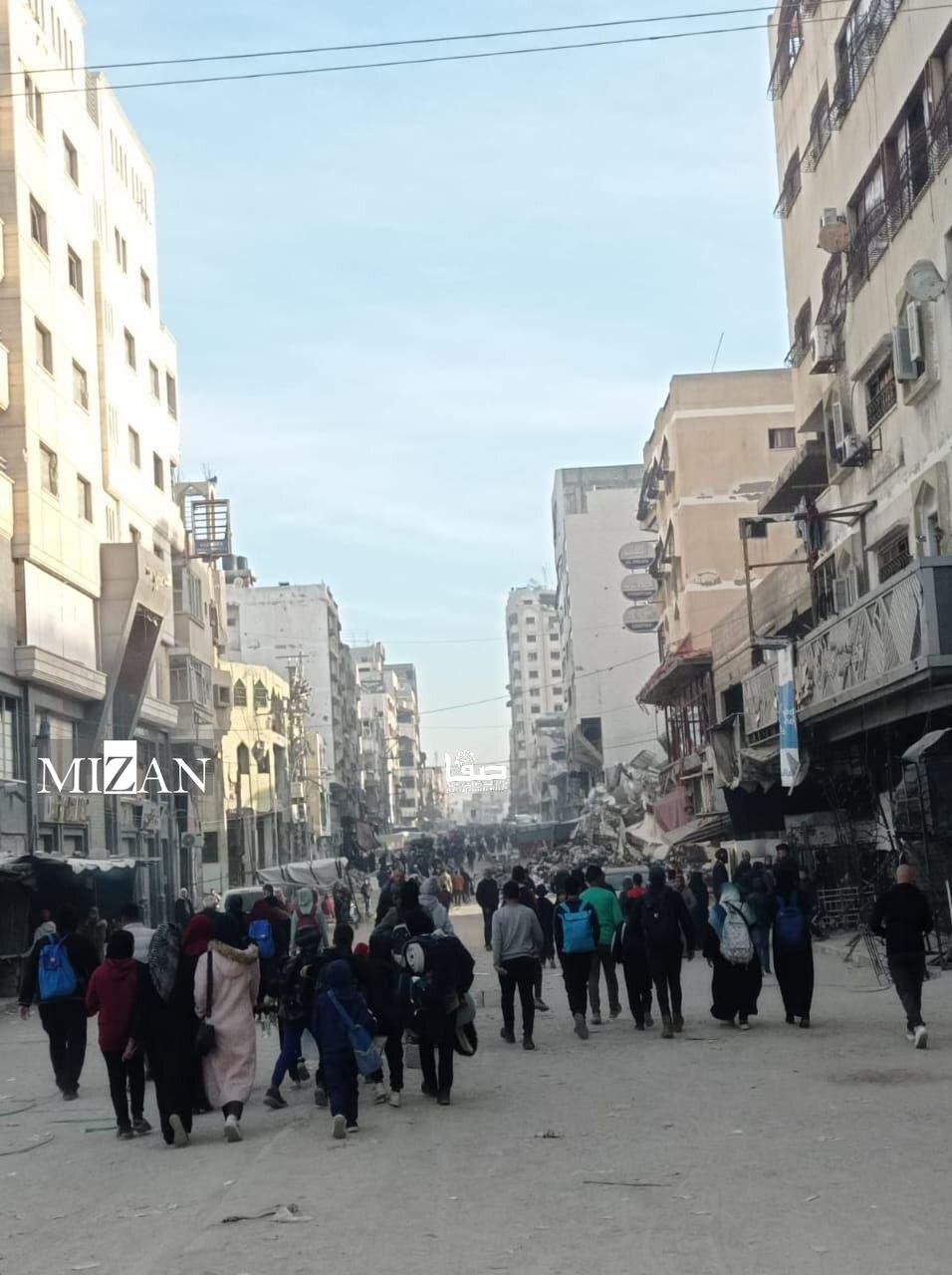 بازگشت ساکنان غزه به خانه پس از ماهها آوارگی بازگشت ساکنان غزه به خانه پس از ماهها آوارگی