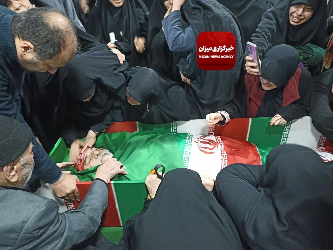 آیین وداع با پیکر‌های مطهر حجج‌اسلام والمسلمین رازینی و مقیسه