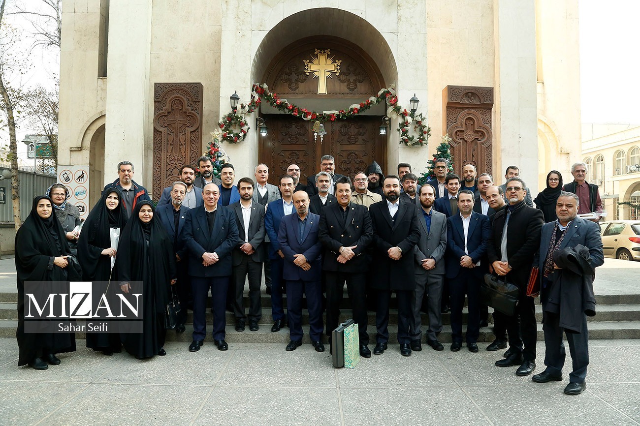 انعقاد تفاهمنامه بین مرکز وکلای قوه قضاییه و ارامنه برای ارائه خدمات حقوقی/ میزخدمت مرکز وکلا در کلیساهای ۳۱ استان برگزار شد انعقاد تفاهمنامه بین مرکز وکلای قوه قضاییه و ارامنه برای ارائه خدمات حقوقی/ میزخدمت مرکز وکلا در کلیساهای ۳۱ استان برگزار شد