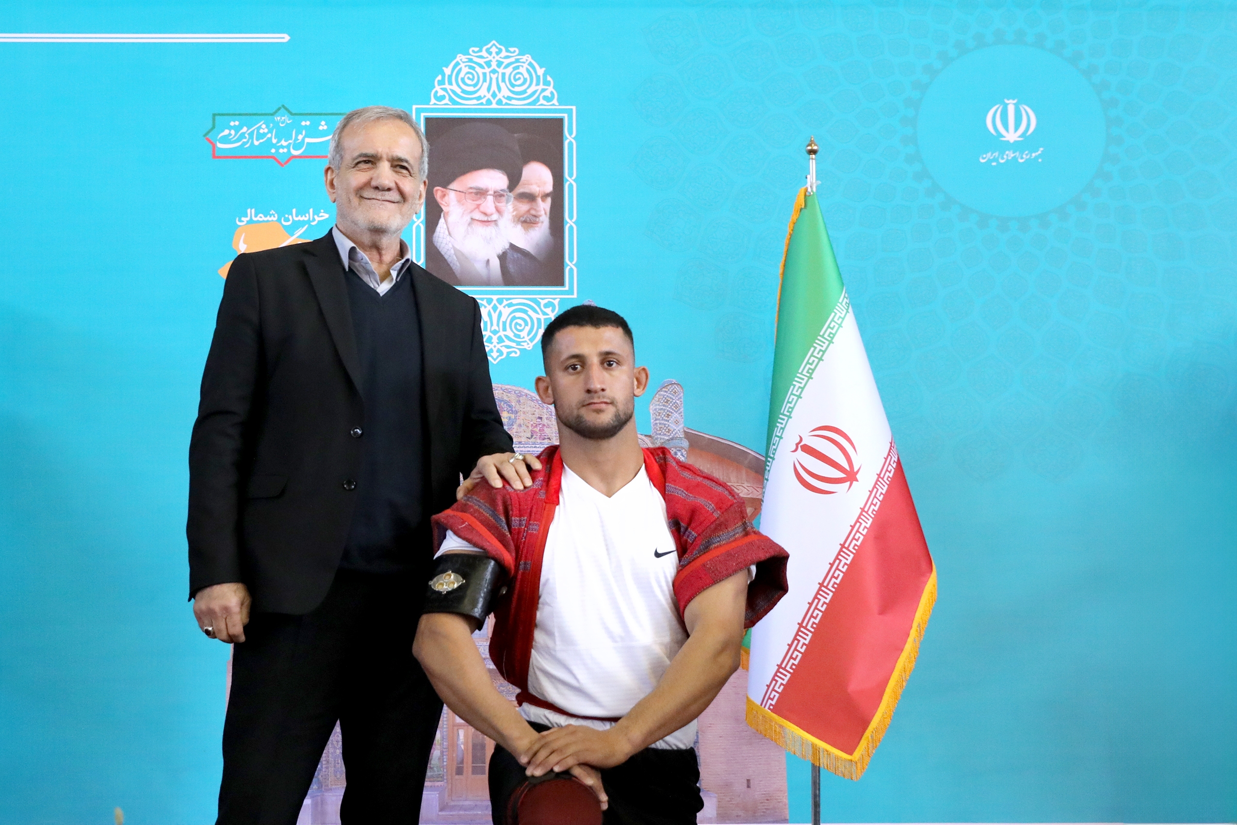 دومین روز سفر رئیس جمهور به استان خراسان شمالی/ پزشکیان: اگر انسجام داشته باشیم، میتوانیم راه بسازیم دومین روز سفر رئیس جمهور به استان خراسان شمالی/ پزشکیان: اگر انسجام داشته باشیم، میتوانیم راه بسازیم