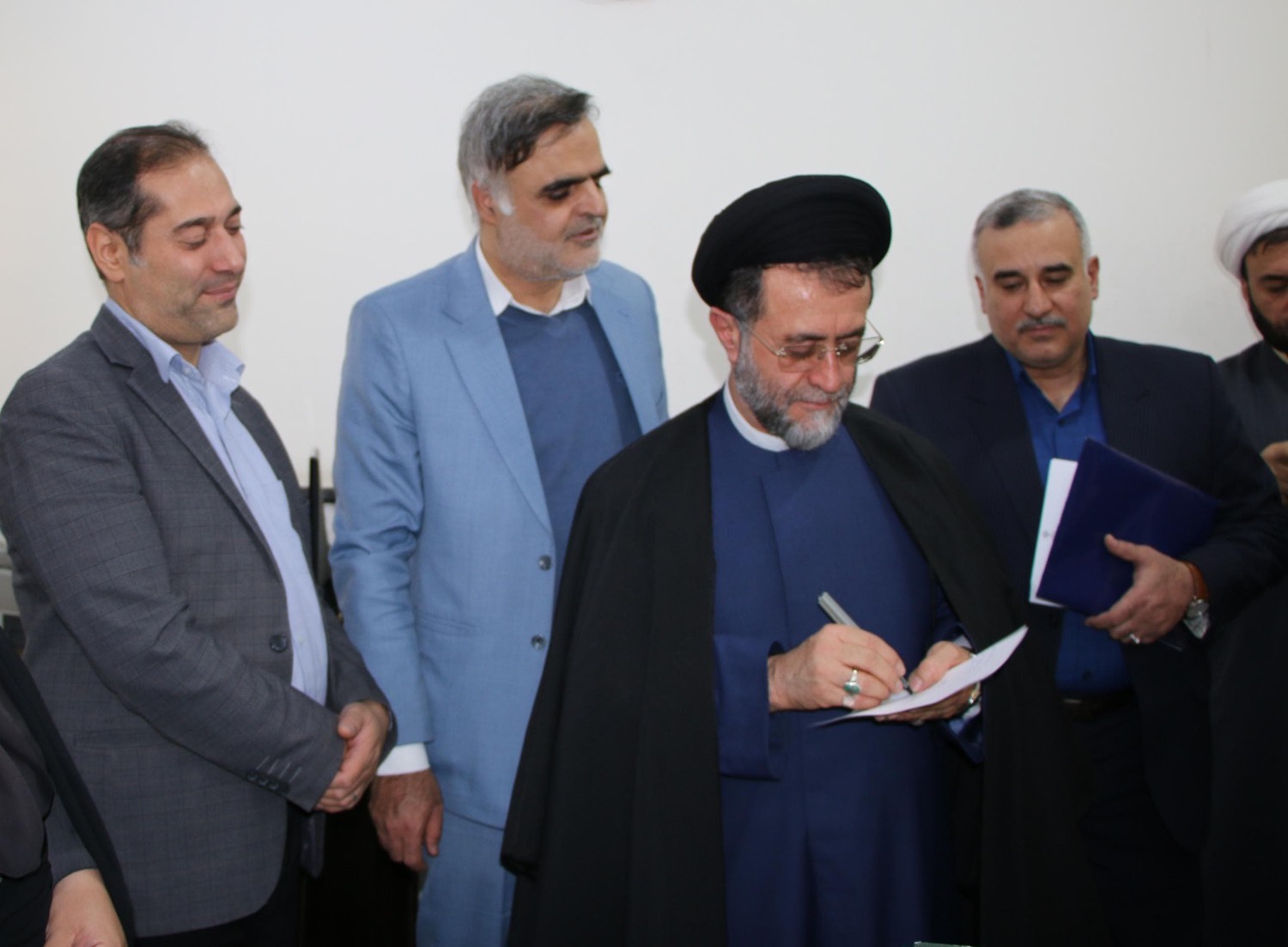 استمرار تلاش‌های سازش محور شعب حل اختلاف استان فارس پس از تشکیل دادگاه‌های صلح/ مصالحه در ۳۰ فقره پرونده قتل در نتیجه فعالیت شعب حل اختلاف