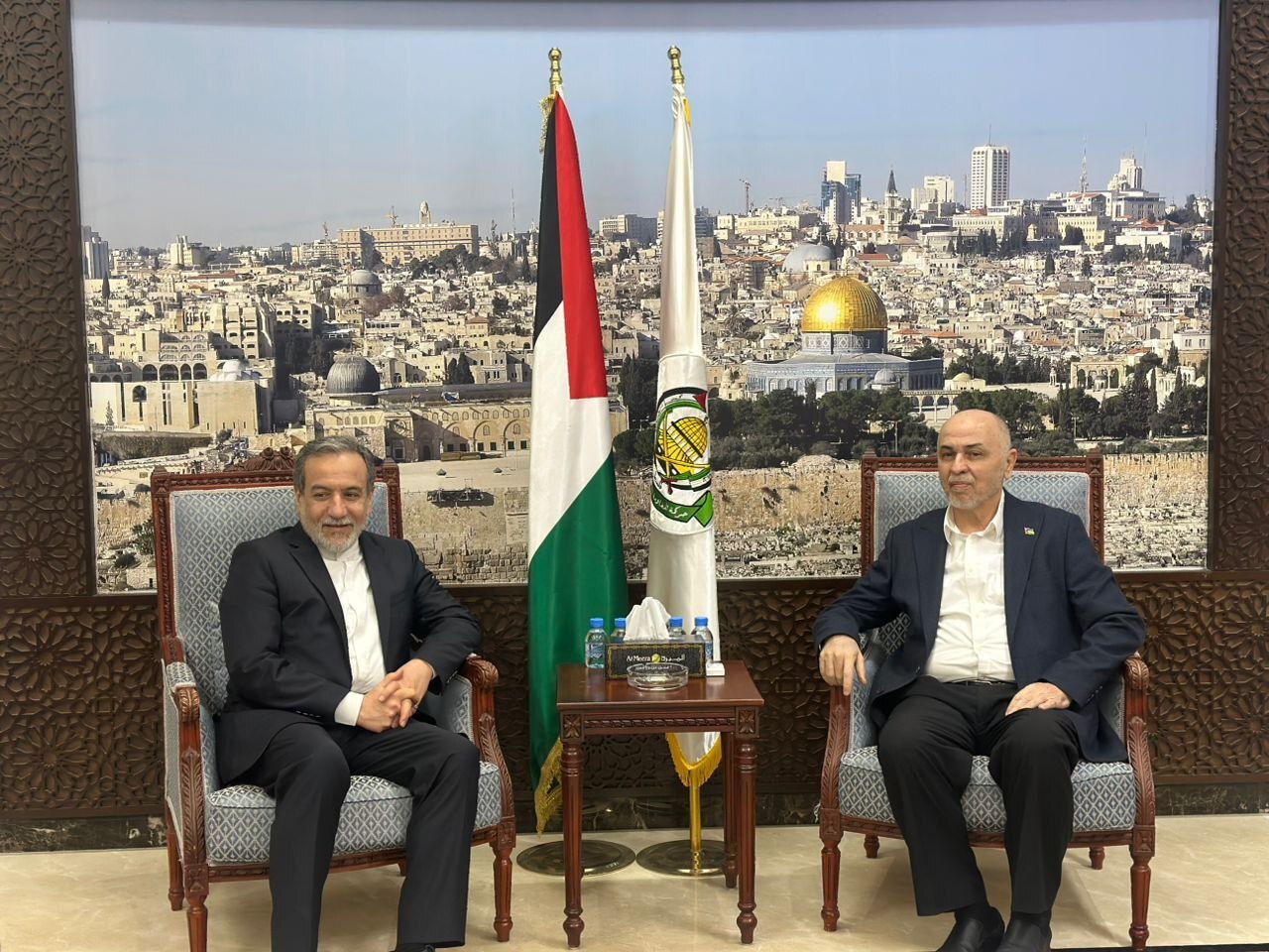 سفر عراقچی به دوحه؛ وزیر امور خارجه با همتای قطری دیدار و رایزنی کرد سفر عراقچی به دوحه؛ وزیر امور خارجه با همتای قطری دیدار و رایزنی کرد