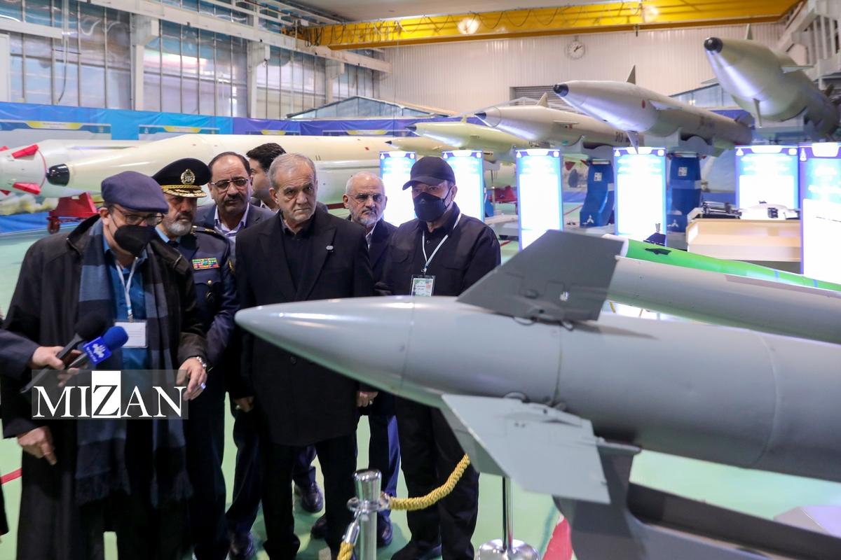 رئیس جمهور: دستاوردهای دفاعی و فضایی کشور نشانه به نتیجه نرسیدن تلاش‌های دشمن برای شکست ایران است