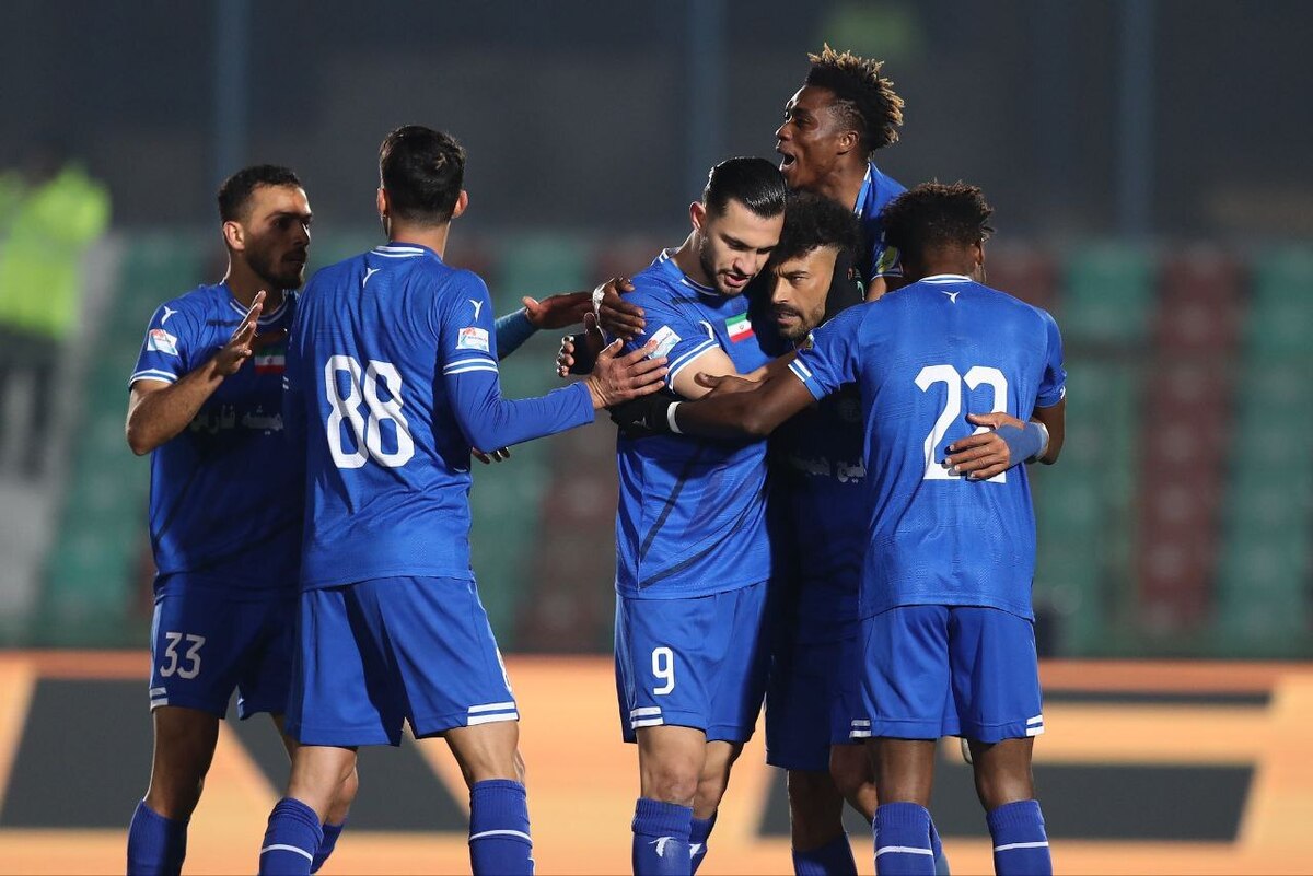 رونمایی از پیراهن های استقلال و الشرطه برای بازی فردا +عکس