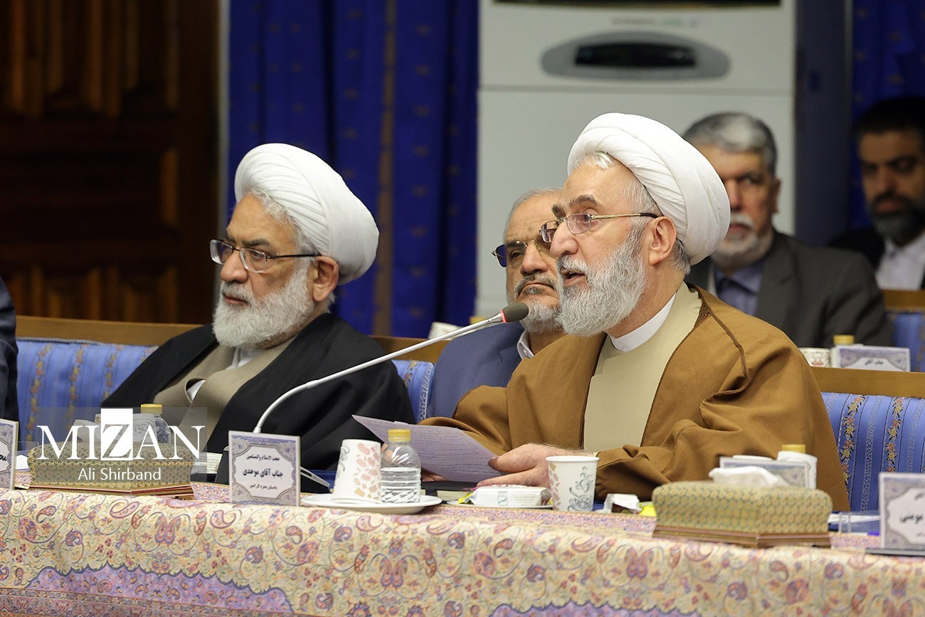 نشست مشترک سران و جمعی از مسئولان قوای سه‌گانه برگزار شد