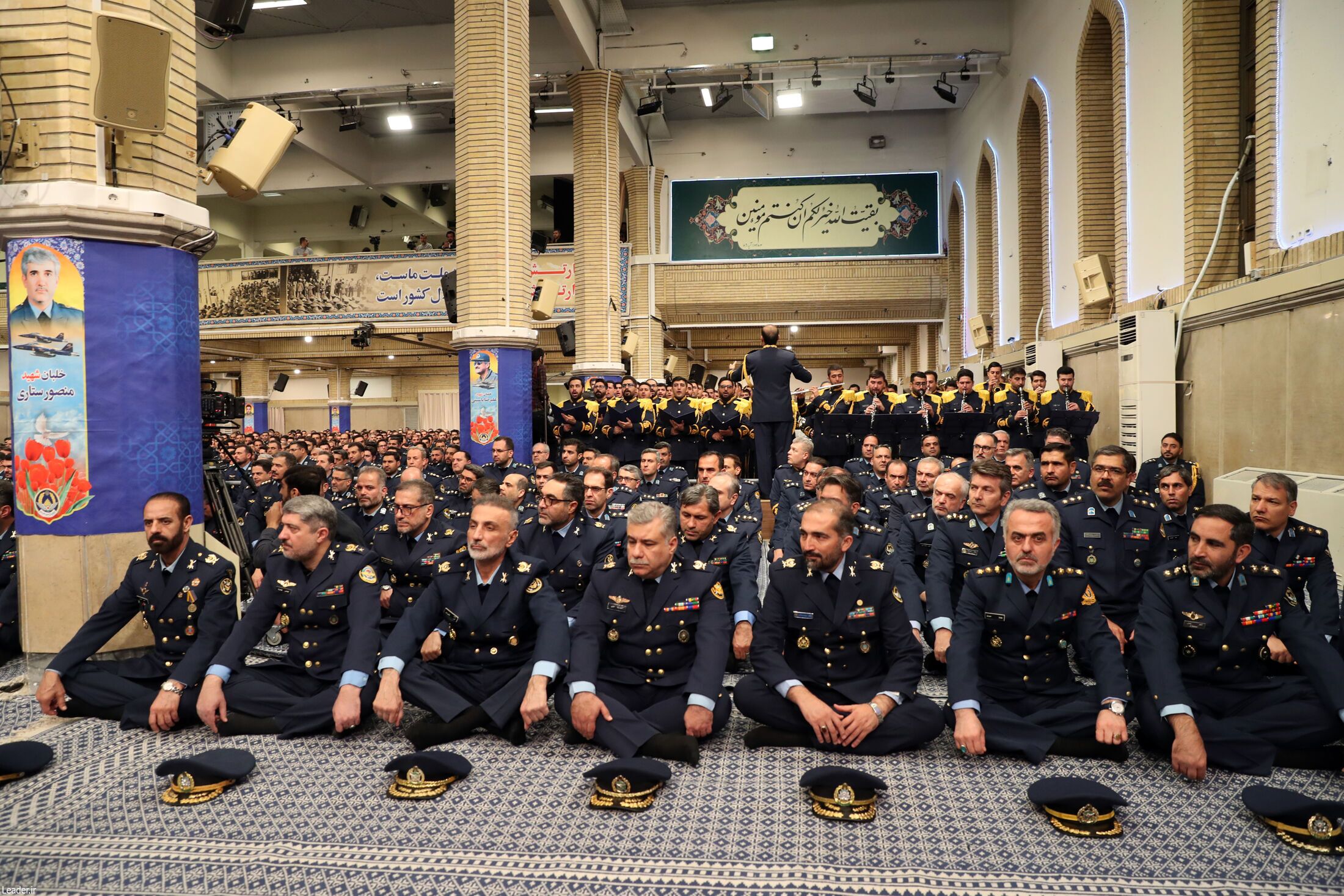 فرمانده کل قوا: مذاکره با آمریکا هوشمندانه، عاقلانه و شرافتمندانه نیست/  اگر آمریکایی‌ها به امنیت ملت ایران تعرض کنند ما هم بدون تردید به امنیت آنها تعرض خواهیم کرد