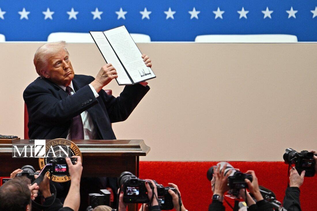 امضای ترامپ زیر فرمان‌های اجرایی ضدمهاجرتی