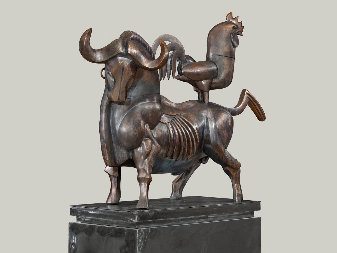 آثاری که رگه‌هایی از اساطیر ایران و یونان را به شکل مدرن ارائه می‌کند