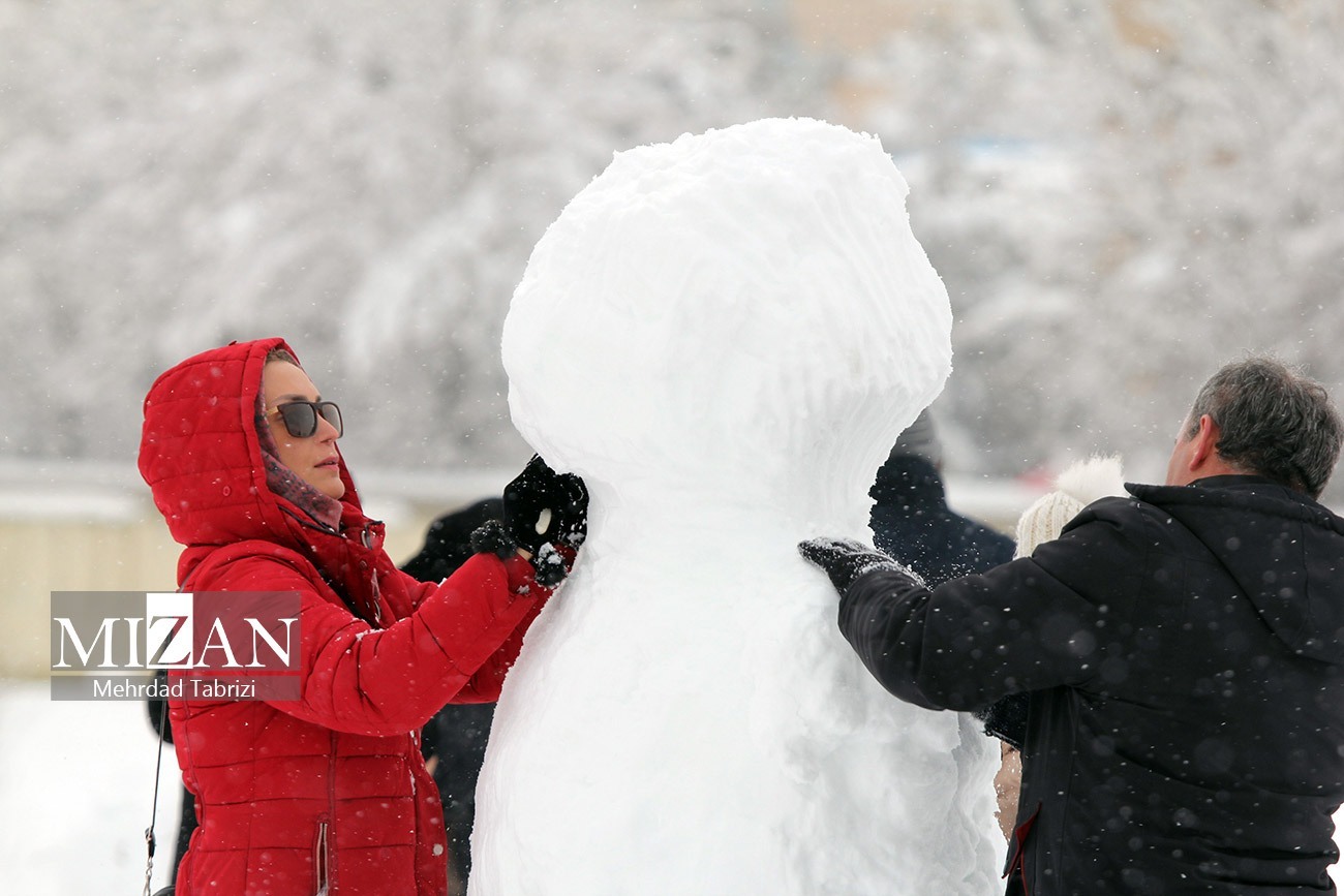 دست های خود را بعد از بازی با برف بشویید